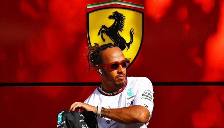 La maniobra del año: Lewis Hamilton pasó de Mercedes Benz a Ferrari para lo que será la temporada de la F1 en 2025