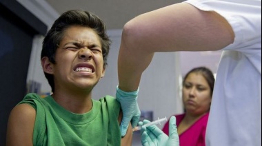 Alerta vacunas: Pfizer y Oxford/AstraZeneca produjeron 70.000 eventos adversos en Inglaterra