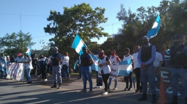 Grupo de docentes de Chaco denunciaron “violenta represión policial” en medio de una pacifica manifestación