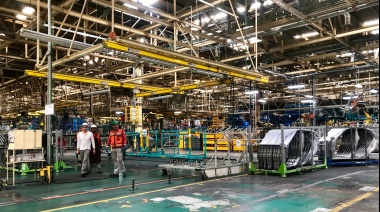¿Y si se cierra todo de nuevo? La actividad industrial subió 32,8% en marzo y la construcción 97,6%