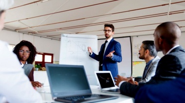 La sociedad, la empresa, la educación y la capacitación