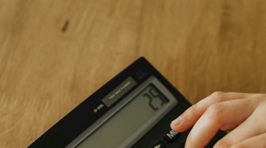 El ENACOM autorizó dos aumentos de 9,5% cada uno, que se traducirán en un 19% para los usuarios de telefonía, internet y TV