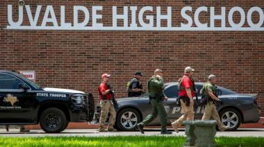 La tragedia yankee siempre se repite: en una nueva masacre, asesinan a 14 alumnos en Texas