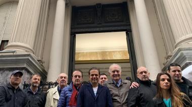 Los “Flacos” del sindicalismo protestaron frente al Banco Central
