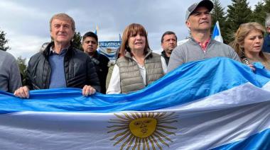 Banderazo patagónico: Los vecinos de Villa Mascardi salieron a las calles para reclamar el fin de las usurpaciones provocadas por los pseudo mapuches terroristas