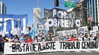 ¡El país de la joda! Tengo un plan, ¿cuál es? Cobrar un plan, comprar un autito y también dólares