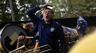 Era derecho, pero ganó con la izquierda: Juan Román Riquelme es el nuevo presidente de Boca