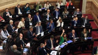 Casta, ¿sinónimo de mafia? Sin debate de por medio y a mano alzada, los senadores se subieron los sueldos… ¡Es un escándalo!