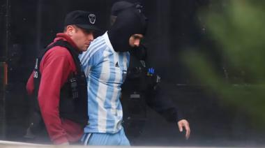 Insólito, el hombre araña era polaco: en Puerto Madero, el influencer Marcin Banot, escaló uno de los edificios más altos