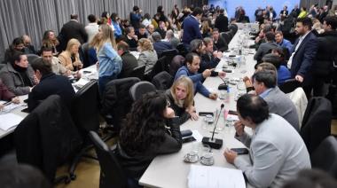 Ley Ómnibus y su última estación: en un plenario de comisiones, el Gobierno logró dictamen de mayoría y se debatirá este jueves en Diputados