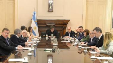 Turbulencias cambiarias: obligado a dar señales más concretas, Javier Milei se reunió de urgencia con todo su Gabinete