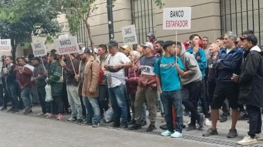 Por falta de respuestas, continúan las protestas y denuncias contra el banco BST por falsificaciones de firmas y malversación de fondos