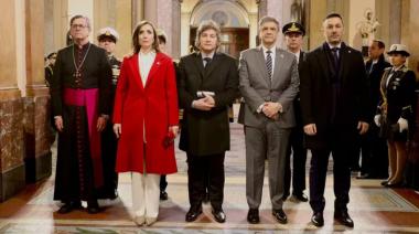 En el Tedeum en la Catedral y frente a Milei, el arzobispo García Cuerva advirtió: a muchos dirigentes “les falta el termómetro social de saber lo que viven los argentinos”