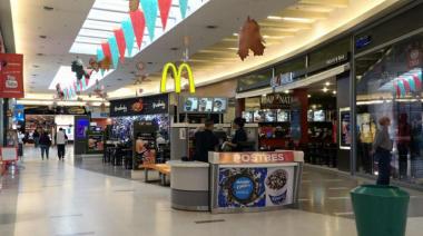 Según el INDEC, en mayo hubo también una abrupta caída interanual en supermercados, mayoristas y shoppings