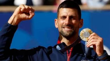 En los JJ.OO París 2024, el mejor tenista de la historia logró la frutilla del postre de su carrera: Novak Djokovic logró la medalla de oro al vencer, con 37 años, a Carlos Alcaraz de tan sólo 21 años