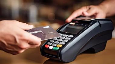 El Gobierno confirma que elimina las retenciones a cuenta de Ganancias e IVA para los pagos digitales en comercios
