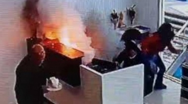 Atentado contra Nicolás Pino: el paquete explosivo estaba dirigido al presidente de la Sociedad Rural, aunque finalmente no hubo heridos, pero sí intoxicados