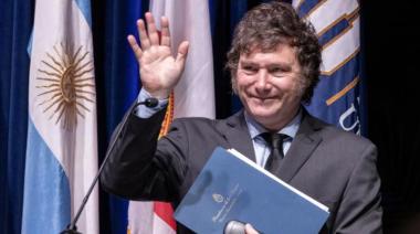 Una encuesta realizada por "Opina Argentina" revela que Javier Milei continúa siendo el dirigente mejor valorado por los argentinos