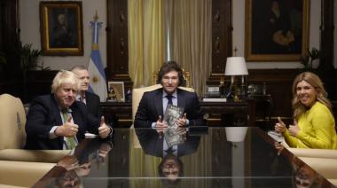 How are you? Javier Milei recibió al ex primer ministro británico Boris Johnson