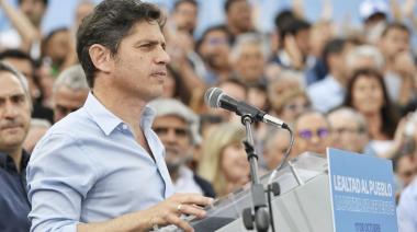 Un gobernador con poca estatura política: en Berisso, Kicillof dijo que “los mejores días siempre fueron con Cristina”... ¿Qué habrá querido decir?