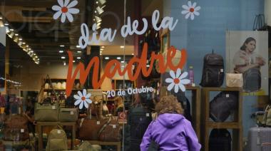 Cada vez los porcentajes negativos son más chicos: CAME informó que las ventas por el Día de la Madre apenas cayeron un 0,9% interanual