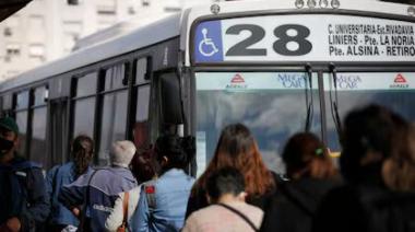 Después del fracaso del paro de ayer y luego de reunirse con el Gobierno, a la UTA no le quedó otra que suspender la medida de fuerza prevista para hoy