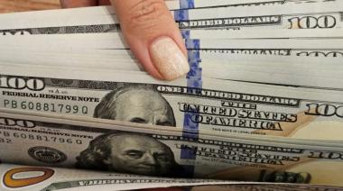 El dólar blue arrancó diciembre en $1.098 y aún se mantiene estable o con leve tendencia a la baja