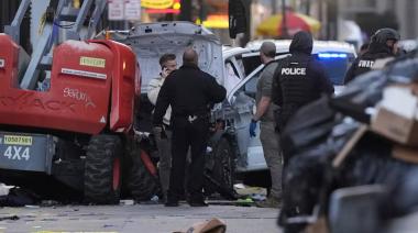 Atentado en Nueva Orleans: un conductor a bordo de una camioneta atropelló a decenas de personas, dejando un saldo de 10 muertos y 35 heridos