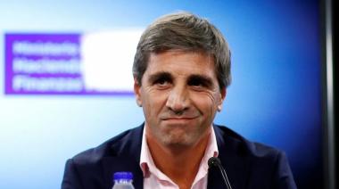 Luis Caputo prometió bajar más impuestos en un futuro próximo: invitó a los municipios a ir por el mismo camino… ¿Retenciones al campo?