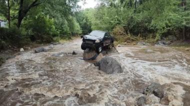 Temporal en Córdoba: una fuerte tormenta azotó a localidades de Calamuchita y Santa María, dejando como saldo a varios usuarios sin luz, daños materiales y rutas cortadas