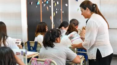 El Gobierno Nacional oficializó el piso del sueldo de los docentes, que será de $500.000 y los gremios amenazan con un paro
