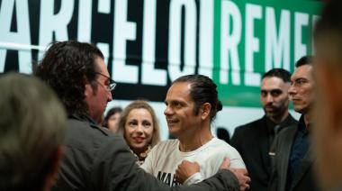 Marcelo Peretta lanzó su campaña en la calle Corrientes y crece en las encuestas con sus remedios para la Ciudad