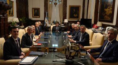 El secretario del Tesoro de los Estados Unidos, Scott Bessent, reconoció ante inversores que el Gobierno de Trump podría brindarle una línea de créditos a la Argentina