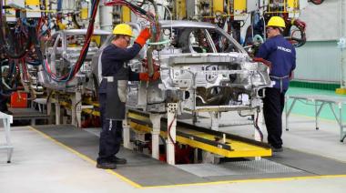 ADEFA informó que la producción automotriz cayó un 10% interanual en octubre