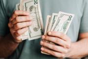 ¡Efecto Batakis! El dólar libre saltó de $239 el viernes a $270 en el arranque de la apertura de los mercados… ¡Y vuela, vuela!