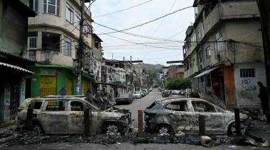 Narco guerra en Brasil: la policía de Río de Janeiro va al frente, pero sin el apoyo de Lula que se resiste a combatir al Comando Vermelho… ¿Por qué?