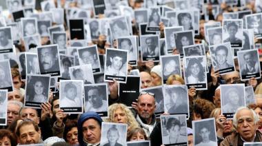 Atentado a la AMIA: el juez Daniel Rafecas resolvió que se aplique el juicio oral en ausencia a los 10 acusados