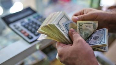 Desde la apertura del cepo, los argentinos llevan comprados 10.000 millones de dólares