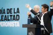 Día de la lealtad peronista: Kicillof organizó un acto en San Vicente y La Cámpora se movilizó frente a la casa dónde está detenida CFK