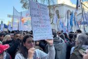 Quisieron reeditar un 17 de octubre y apenas fue un 8 y medio… Acudieron unos 120.000 militantes prepagos: los gobernadores y los intendentes, brillaron por su ausencia
