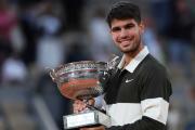 Tenis de primera: Carlos Alcaraz venció a Jannik Sinner en una final épica y se consagró en Roland Garros
