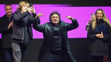 Cierre de campaña: Milei habló ante una multitud en Moreno y por supuesto, defendió a su hermana