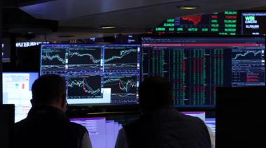 El Gobierno cortó de raíz el efecto golpista de la oposición: baja el dólar y el riesgo país y suben los bonos y las acciones
