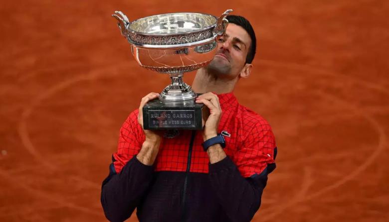 ¡Novak Djokovic, el Dios del tenis de todos los tiempos! ¡El universo le tenía guardado este premio!