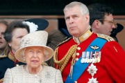 Reino Unido: la Reina Isabel le retiró los títulos al Príncipe Andrés y, de esa manera, enfrentará el juicio por abuso sexual como un ciudadano común