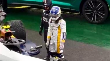 ¡Un tropezón no es caída!: Franco Colapinto chocó en el GP de San Pablo bajo duras condiciones de lluvia.