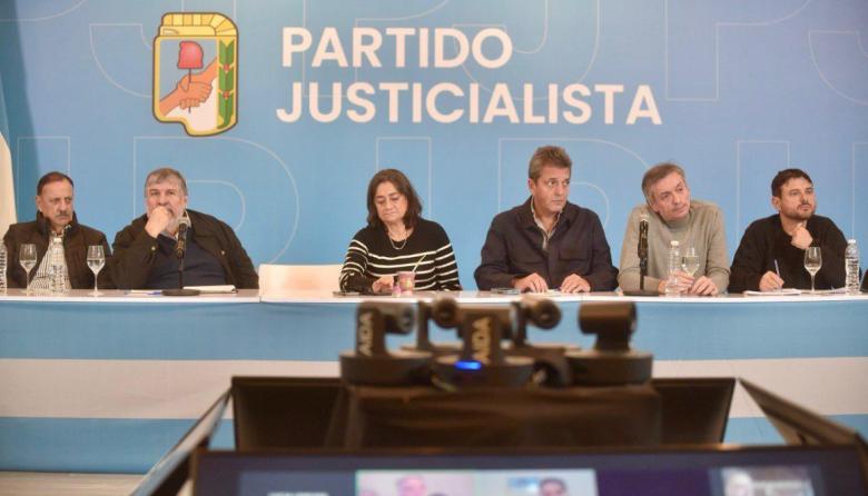 ¡El chiste del año! En la desesperada reunión del Partido Justicialista (PJ) Nacional, proponen un frente nuevo anti Milei… Que no es otra cosa más que el tren fantasma del fracaso: Massa, Máximo y Grabois… Lo nuevo…