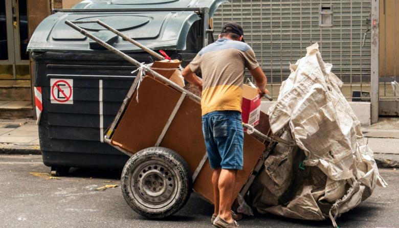 Milei bajó la pobreza como nadie en la historia: de 52% a 31,6% en apenas un año y medio de gestión… Supera en porcentaje y tiempo récord a todos