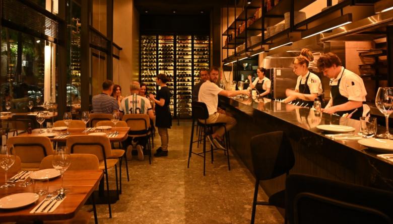 No levanta el consumo, marcas que se van y restaurantes que cierran: tal es el caso de Franca y Sál, que bajan sus persianas por la situación actual