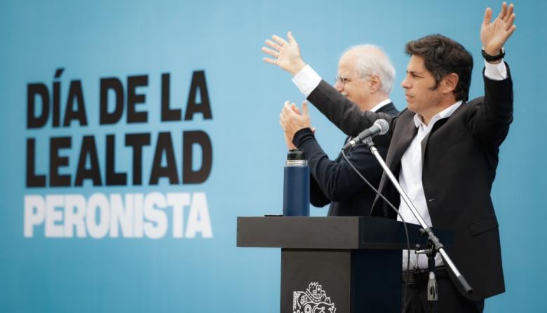 Día de la lealtad peronista: Kicillof organizó un acto en San Vicente y La Cámpora se movilizó frente a la casa dónde está detenida CFK